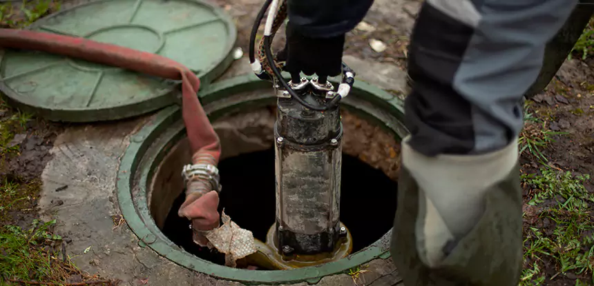 Professional Sewage Cleanup Services in Louisburg, KS
